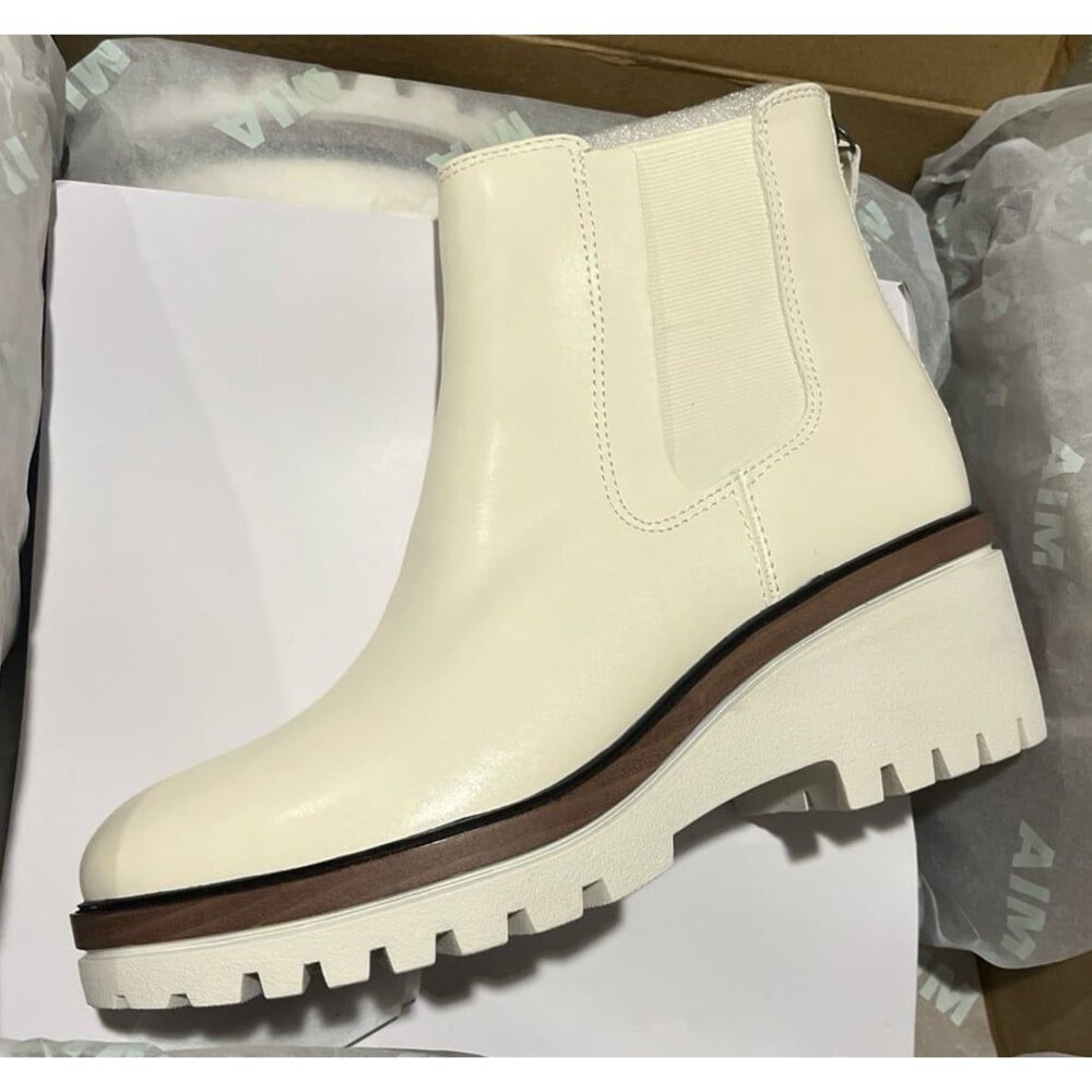 MIA Boots 7.5 MIA BONE BOOTS womens size 7 1/2 NEW tts round toe pull on ZIPPER